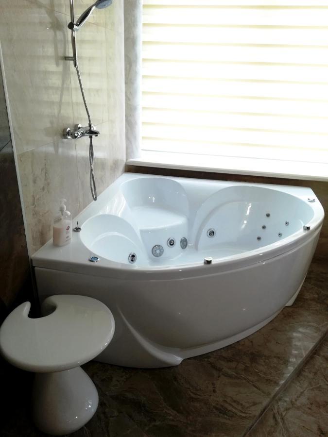 Апарт-отель JACUZZI New LOFT ApartComplex, Минск - центр города Экстерьер фото